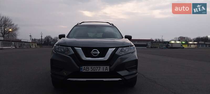 Позашляховик / Кросовер Nissan Rogue 2017 в Томашполі