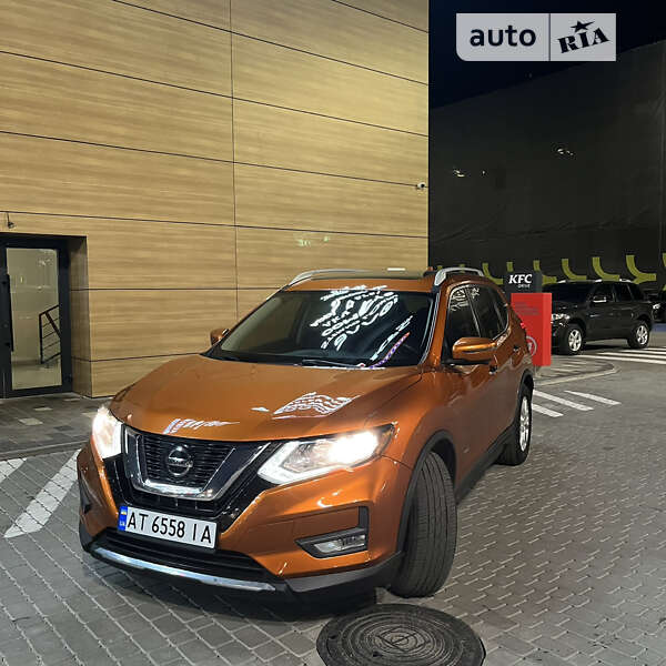 Внедорожник / Кроссовер Nissan Rogue 2018 в Ивано-Франковске