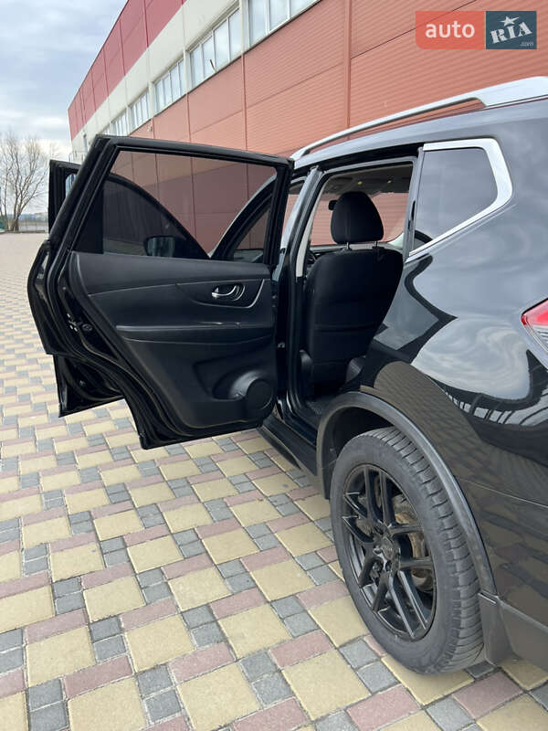 Позашляховик / Кросовер Nissan Rogue 2017 в Гайсину