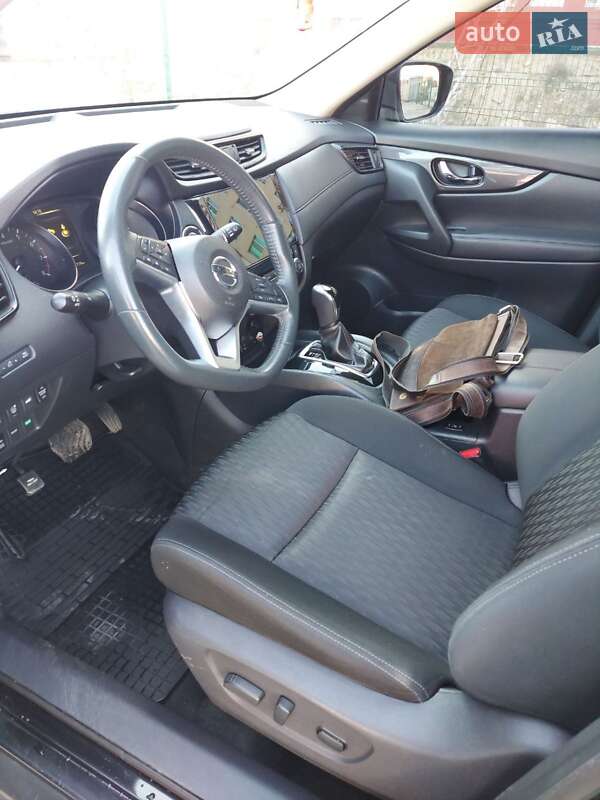 Внедорожник / Кроссовер Nissan Rogue 2017 в Запорожье