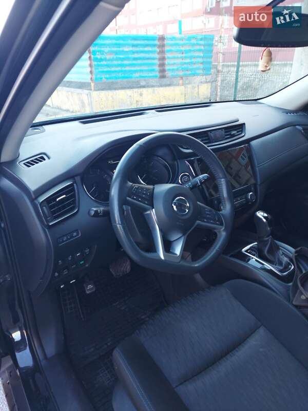 Внедорожник / Кроссовер Nissan Rogue 2017 в Запорожье