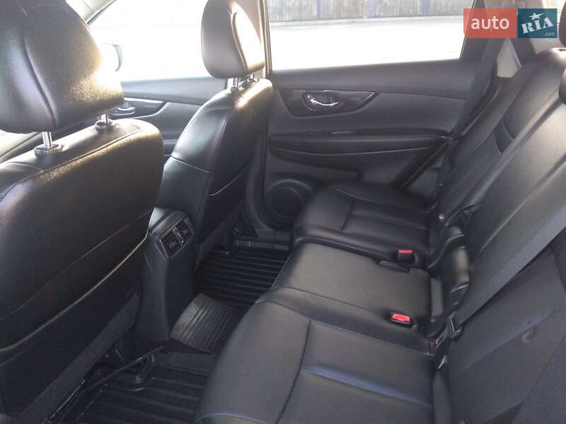 Внедорожник / Кроссовер Nissan Rogue 2017 в Виннице