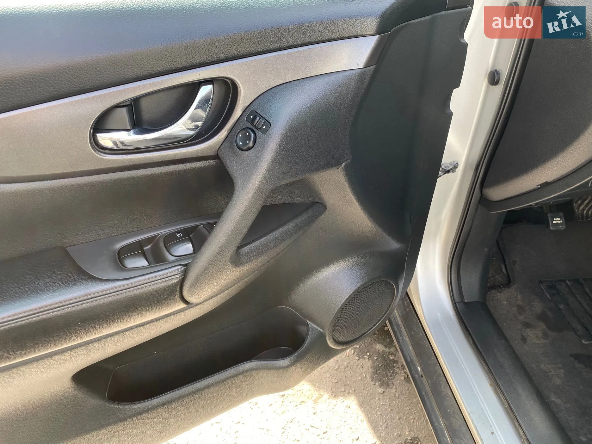 2016 Nissan Rogue - мініатюра 20
