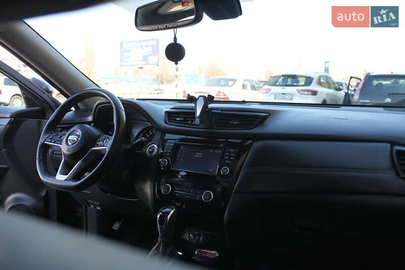 Позашляховик / Кросовер Nissan Rogue 2017 в Києві
