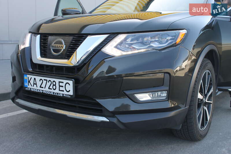 Позашляховик / Кросовер Nissan Rogue 2017 в Києві