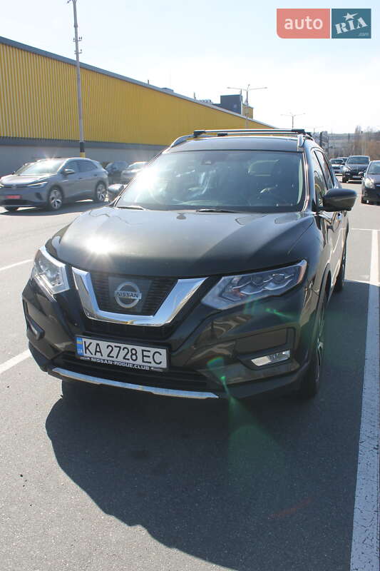 Позашляховик / Кросовер Nissan Rogue 2017 в Києві