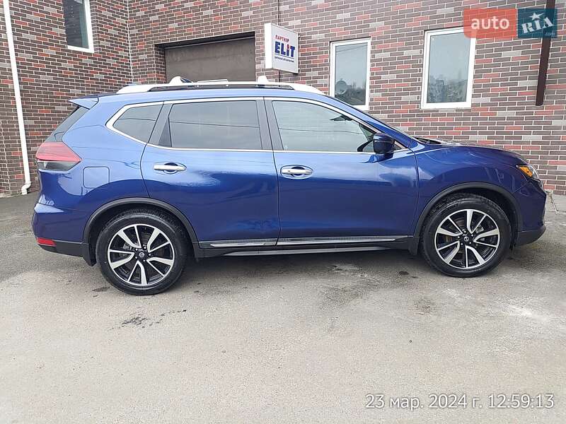 Внедорожник / Кроссовер Nissan Rogue 2019 в Киеве