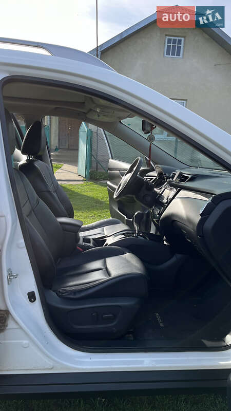 Позашляховик / Кросовер Nissan Rogue 2014 в Львові фото 16 Позашляховик / Кросовер Nissan Rogue 2014 в Львові