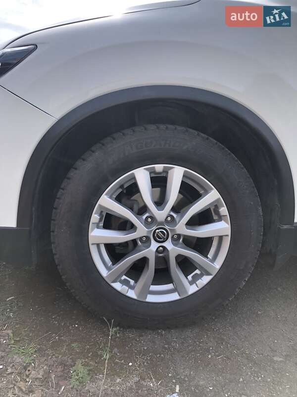 Позашляховик / Кросовер Nissan Rogue 2017 в Сокалі