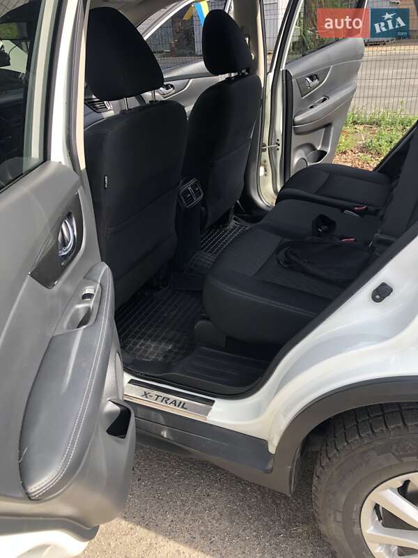 Позашляховик / Кросовер Nissan Rogue 2017 в Сокалі