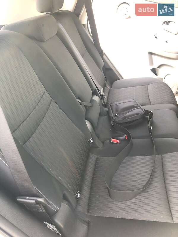 Позашляховик / Кросовер Nissan Rogue 2017 в Сокалі