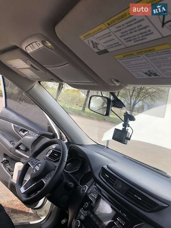 Позашляховик / Кросовер Nissan Rogue 2017 в Сокалі