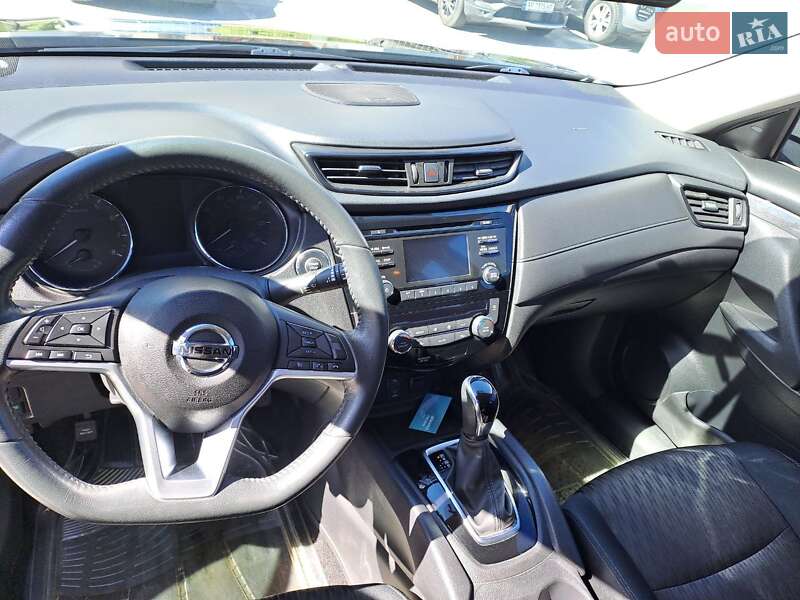 Позашляховик / Кросовер Nissan Rogue 2016 в Києві