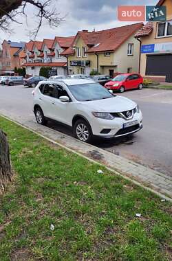 Внедорожник / Кроссовер Nissan Rogue 2015 в Львове