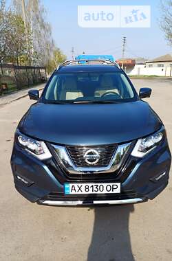 Внедорожник / Кроссовер Nissan Rogue 2016 в Изюме