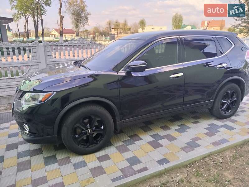 Внедорожник / Кроссовер Nissan Rogue 2015 в Ивано-Франковске