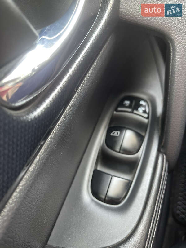 Внедорожник / Кроссовер Nissan Rogue 2015 в Луцке фото 25 Внедорожник / Кроссовер Nissan Rogue 2015 в Луцке