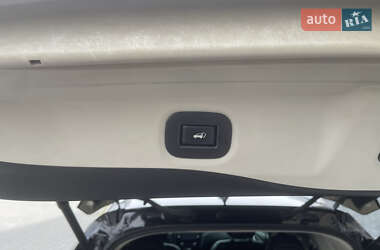 Позашляховик / Кросовер Nissan Rogue 2015 в 