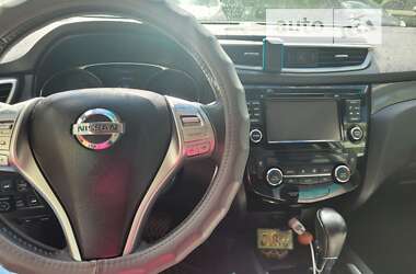 Позашляховик / Кросовер Nissan Rogue 2014 в Чернівцях
