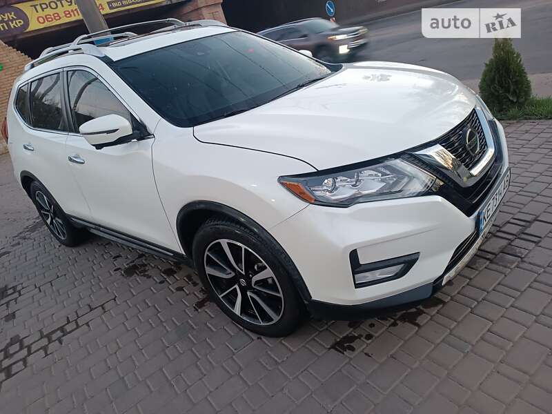 Внедорожник / Кроссовер Nissan Rogue 2018 в Кривом Роге