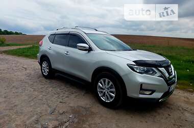 Внедорожник / Кроссовер Nissan Rogue 2017 в Дубно