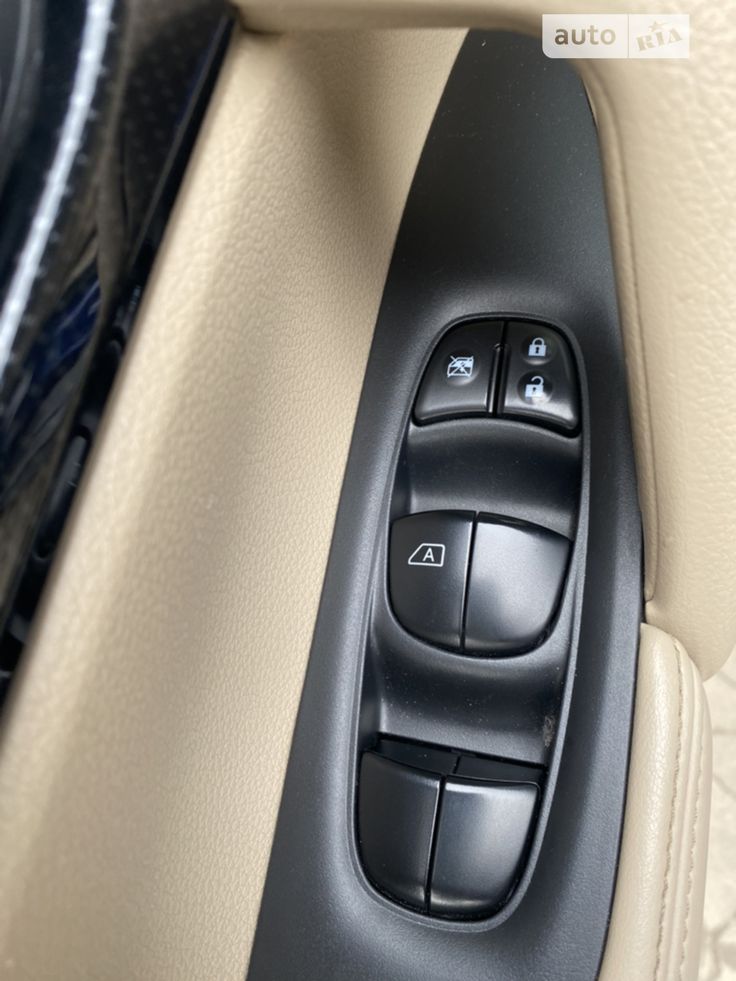 2019 Nissan Rogue - мініатюра 16