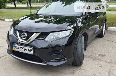 Внедорожник / Кроссовер Nissan Rogue 2015 в Запорожье