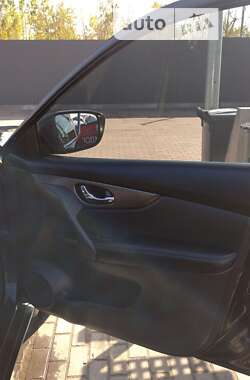 Внедорожник / Кроссовер Nissan Rogue 2015 в Сарнах