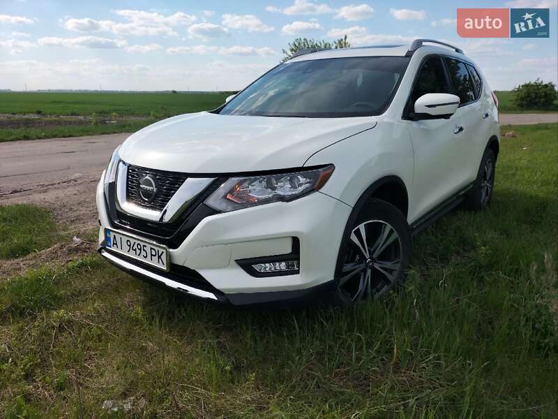 Внедорожник / Кроссовер Nissan Rogue 2018 в 