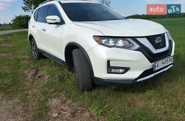 Внедорожник / Кроссовер Nissan Rogue 2018 в 