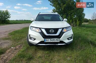 Внедорожник / Кроссовер Nissan Rogue 2018 в 