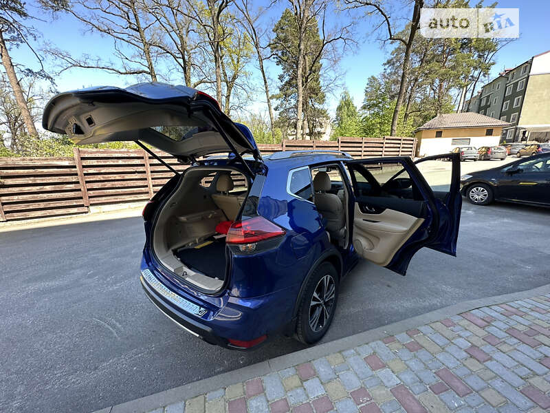 Внедорожник / Кроссовер Nissan Rogue 2017 в Ирпене