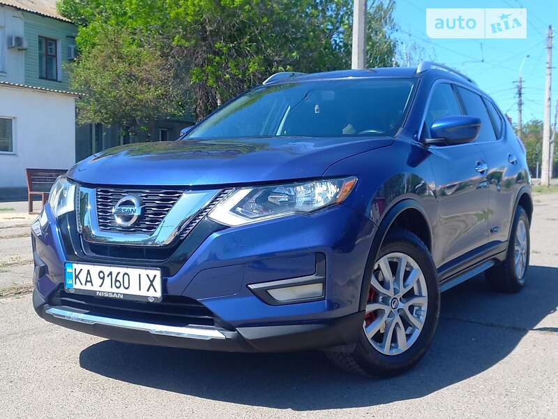 Внедорожник / Кроссовер Nissan Rogue 2017 в Николаеве