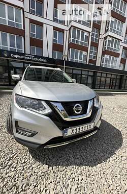 Внедорожник / Кроссовер Nissan Rogue 2017 в Ивано-Франковске