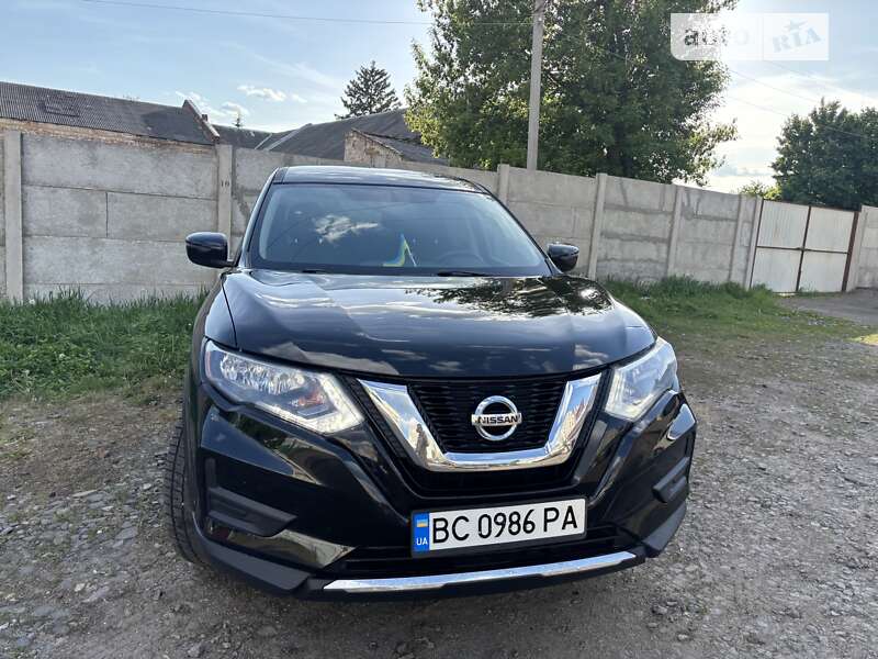 Внедорожник / Кроссовер Nissan Rogue 2017 в Харькове