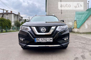 Внедорожник / Кроссовер Nissan Rogue 2016 в Старом Самборе