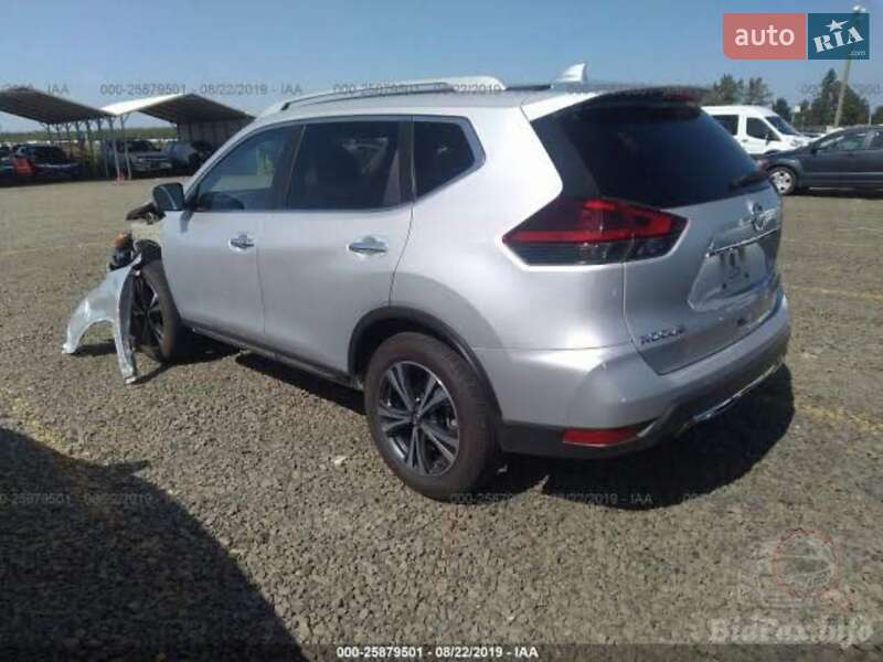 Внедорожник / Кроссовер Nissan Rogue 2017 в Львове