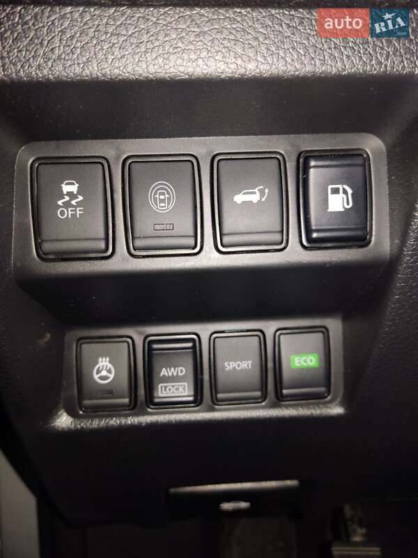 Внедорожник / Кроссовер Nissan Rogue 2017 в Львове