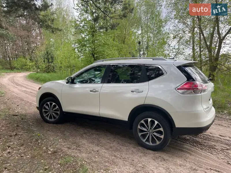 Внедорожник / Кроссовер Nissan Rogue 2016 в Киеве