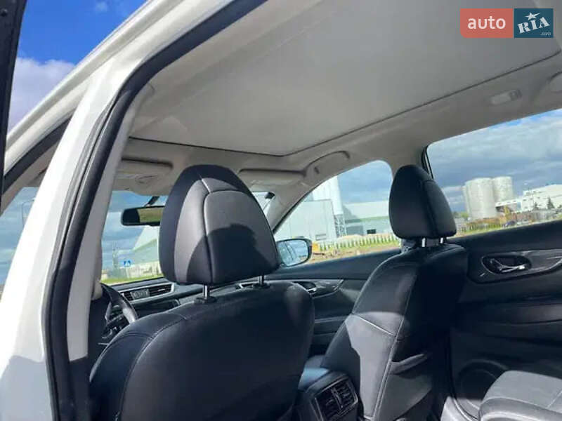 Внедорожник / Кроссовер Nissan Rogue 2016 в Киеве