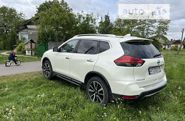 Внедорожник / Кроссовер Nissan Rogue 2017 в Бурштыне