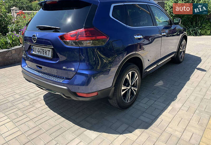 Внедорожник / Кроссовер Nissan Rogue 2017 в Ивано-Франковске