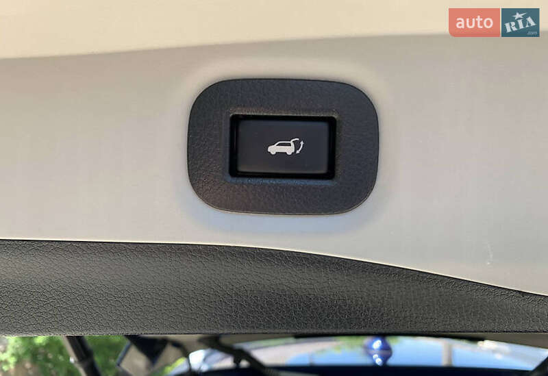 Внедорожник / Кроссовер Nissan Rogue 2017 в Ивано-Франковске