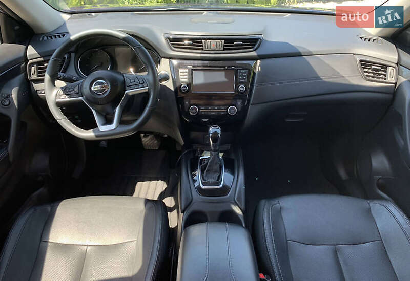 Внедорожник / Кроссовер Nissan Rogue 2017 в Ивано-Франковске