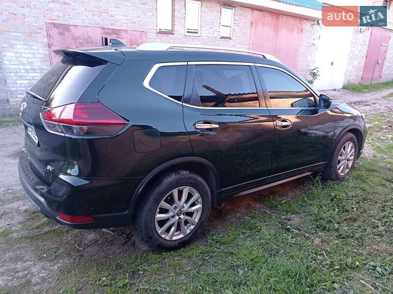Внедорожник / Кроссовер Nissan Rogue 2017 в Прилуках