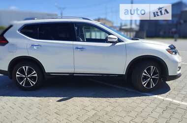 Внедорожник / Кроссовер Nissan Rogue 2017 в 