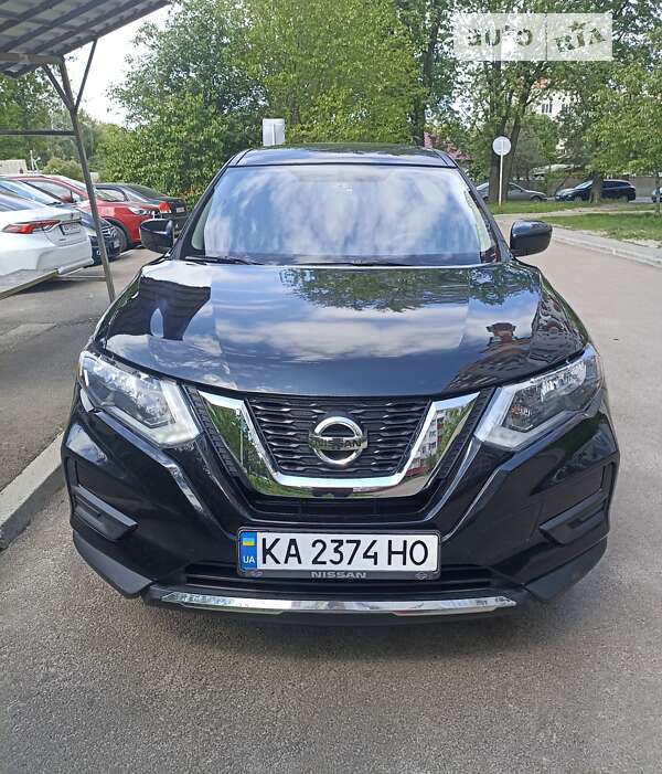 Внедорожник / Кроссовер Nissan Rogue 2017 в 