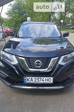 Внедорожник / Кроссовер Nissan Rogue 2017 в Чернигове