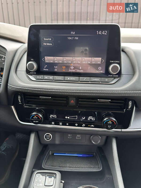 Внедорожник / Кроссовер Nissan Rogue 2021 в Чернигове