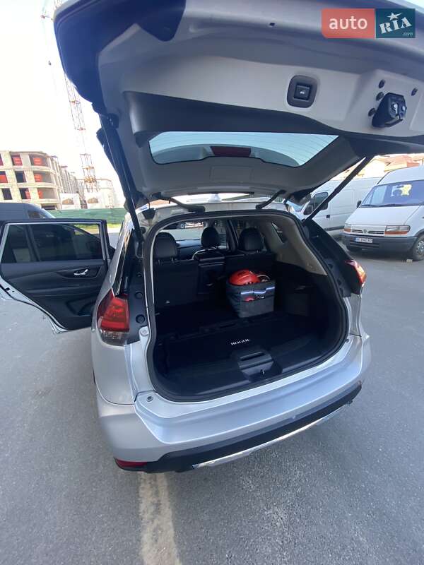 Позашляховик / Кросовер Nissan Rogue 2017 в Києві